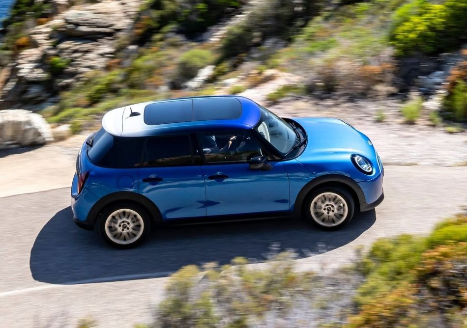 Jaunā Mini Hatch (F65) 5-door apskats: ikoniskā hečbeka 4. paaudze