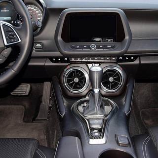 Karbonā pārnesumu selektora uzlika Chevrolet Camaro 2015– foto 2