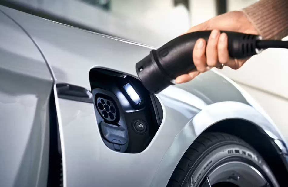 Cik ilgi elektromobilis var palikt bez uzlādes?
