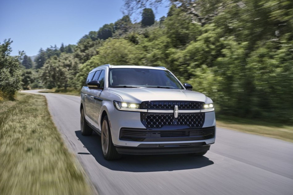 Lincoln Navigator 2025: Piektās paaudzes flagmaņa SUV apskats