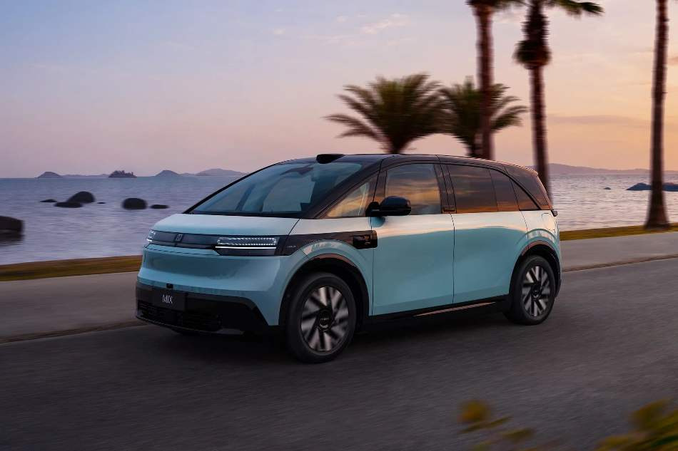 Zeekr Mix: Apskats par inovatīvu elektrisko minivenu