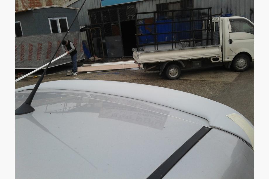 Hyundai I-20 2008–2012 Spoileris krāsošanai Foto 3