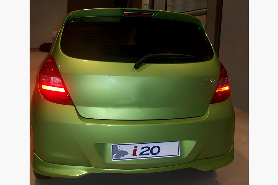 Hyundai I-20 2008–2012 Aizmugurējā apakšējā uzlika (krāsošanai) Image