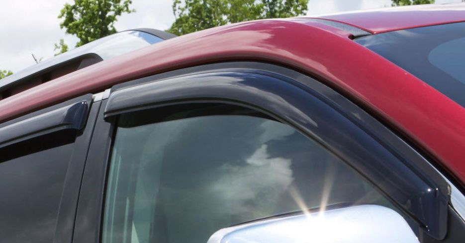 Dari pats: auto vēja deflektoru nomaiņa soli pa solim