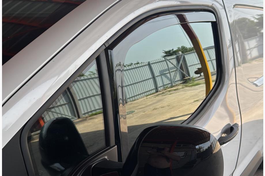 Peugeot Partner/Rifter 2019– Logu vēja deflektori ieliekamie Niken Luxury (2 gab.) Image