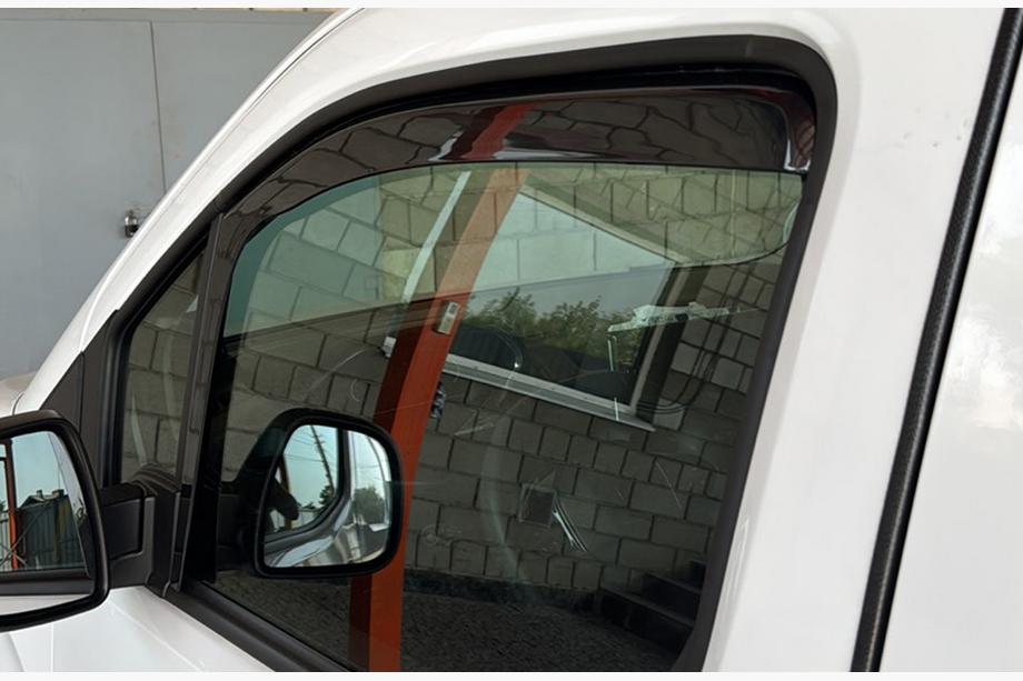 Fiat Doblo III 2023– Logu vēja deflektori ieliekamie Niken Luxury (2 gab.) Foto 2