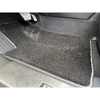 Deluxe tekstila paklājiņi (3 rindas, melni) Nissan Patrol Y62 2010–2024 foto 2