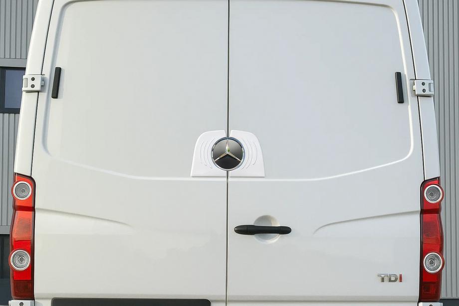 Mercedes Sprinter W906 2006–2018 Aizmugurējā logotipa apmale (nerūsējošais tērauds) Image