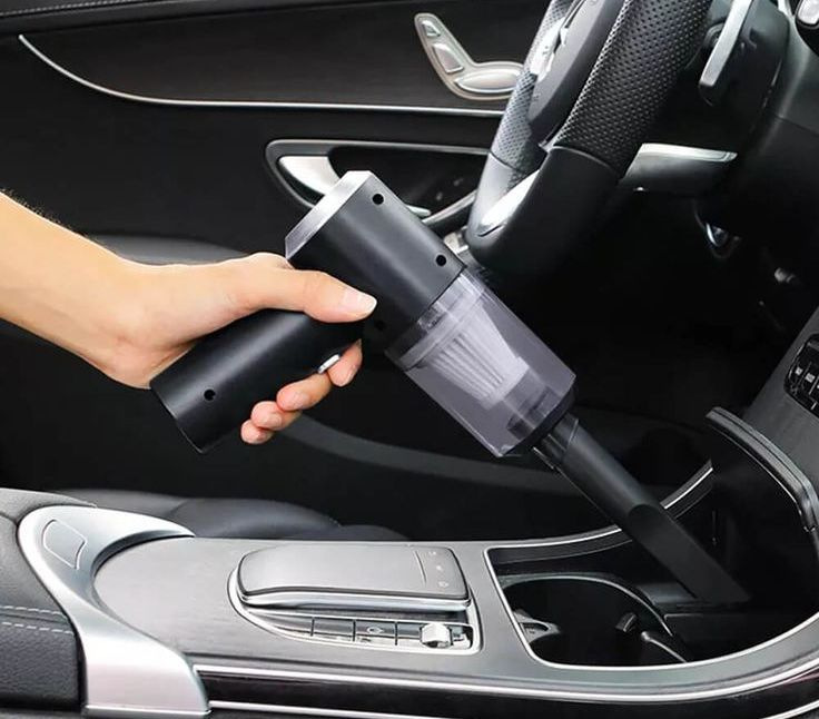 Vai ir vērts pirkt automašīnas putekļsūcēju? Plusi un mīnusi