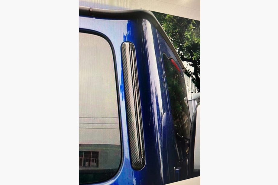 Mercedes G class W463 1990–2018 Aizmugurējo statņu uzlikas (Karbons) Foto 3