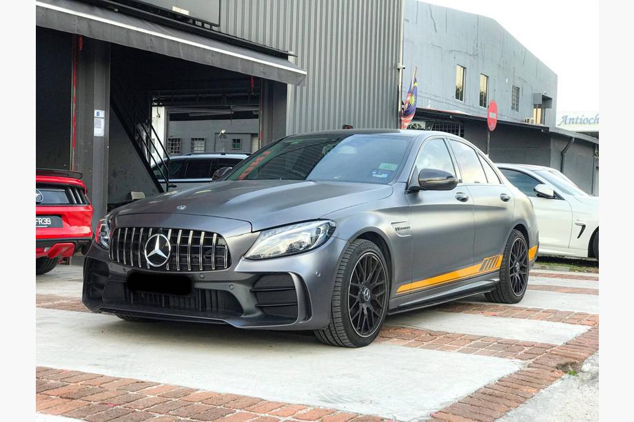 Mercedes C-class W205 2014–2021 Virsbūves komplekts ar aizmugurējo difuzoru (dizains Black Mamba C63GT) Image
