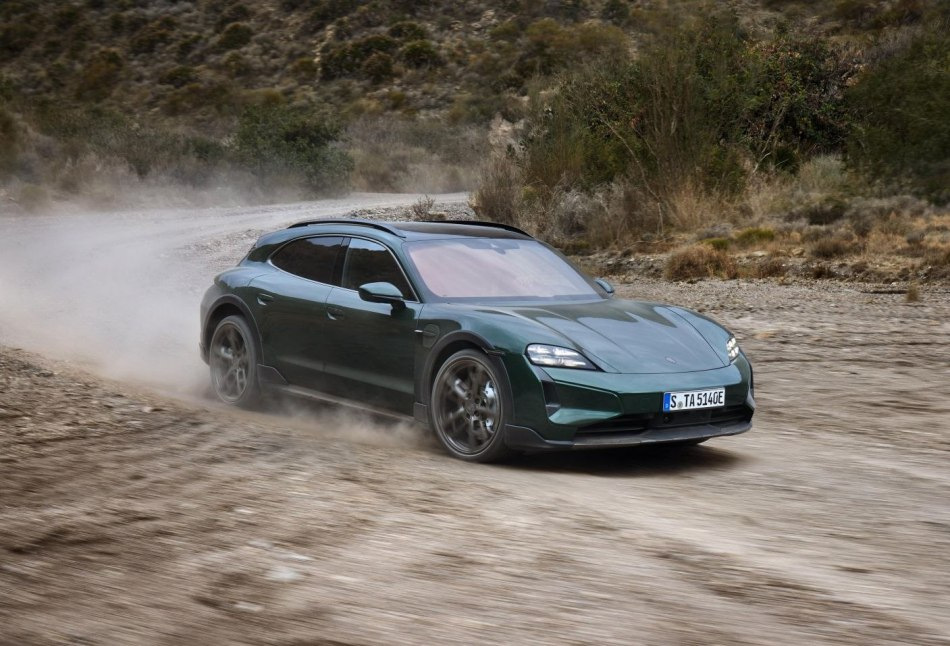 Porsche Taycan Cross Turismo 2024: elektriskā universāļa apskats