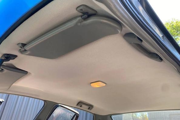 Kādu materiālu izmantot auto griestu apšūšanai?