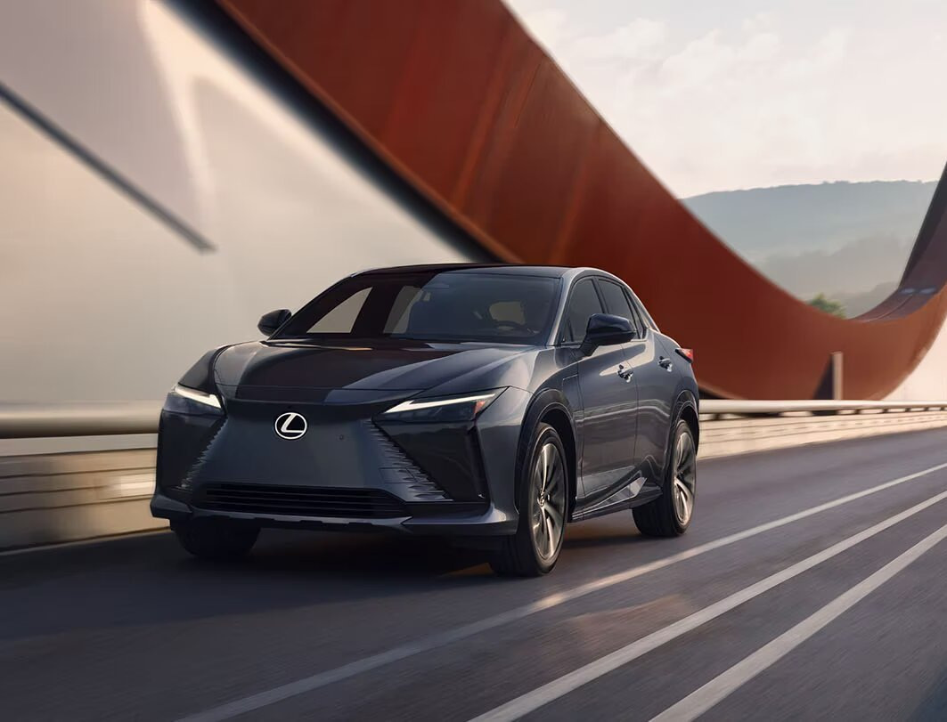 Lexus RZ450e: elektriskā krosovera apskats