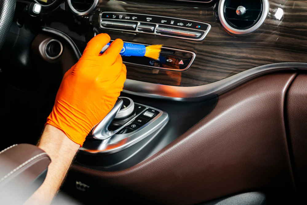 Cik bieži var veikt automašīnas detaļingu?