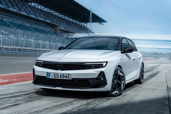 Opel Astra L GSe: Sportisks hibrīda hečbeks