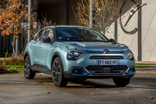 Citroen e-С4: Elektriskā hečbeka apskats ar uzsvaru uz komfortu