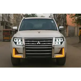 Priekšējie lukturi LXR Mitsubishi Pajero Wagon IV 2006–2021 foto 1