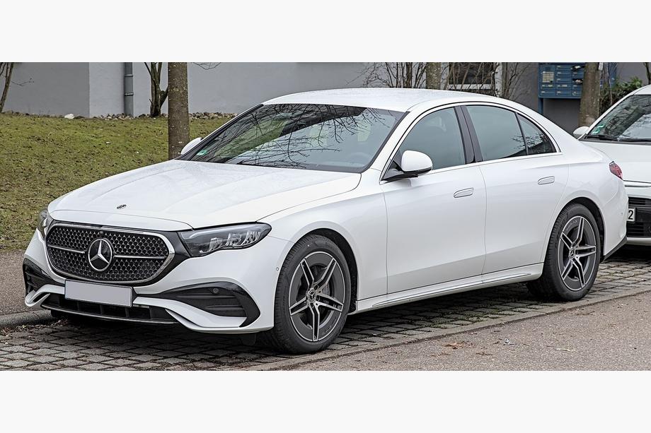 Mercedes E-class W214 2023– AMG-Line priekšējais buferis Image