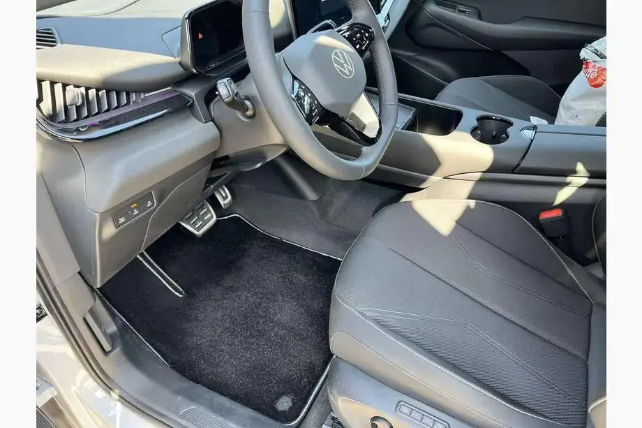 Volkswagen ID. UNYX 2024– Premium tekstila paklājiņi (Melni) Image