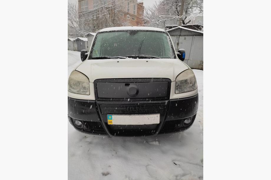 Fiat Doblo I 2005–2010 Augšējā ziemas uzlika radiatora režģim Matēta Image