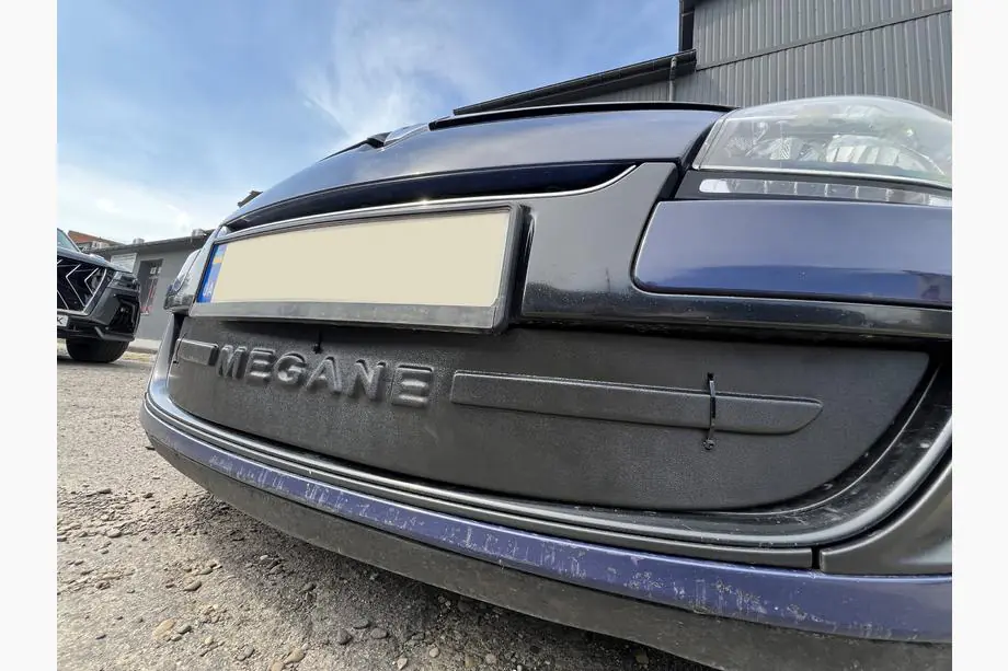 Renault Megane III 2009–2016 Ziemas uzlika radiatora restei (2009-2013, apakšējā) Foto 7