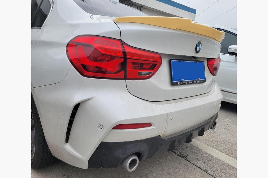 BMW 1. sērija F20/F21 2011–2019 M4-Style spoilers (F52, melns spīdīgs) Image