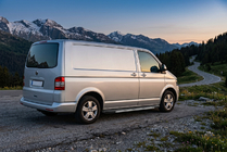 Volkswagen T5 Caravelle 2004–2010 Sānu pakāpieni Duru (2 gab., alumīnijs) Garā riteņu bāze foto 2