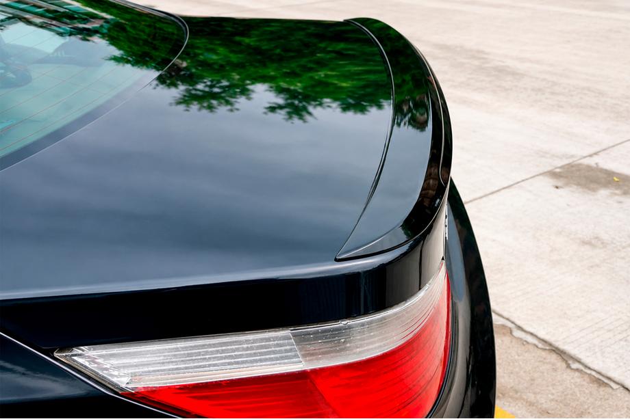 BMW 5. sērija E60/E61 2003–2010 M5 stila spoilers (spīdīgi melns) Foto 1