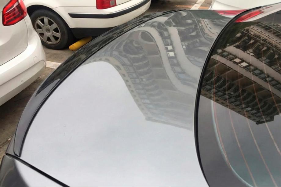 BMW 5. sērija F10/F11 2010–2016 M5 stila spoilers (F10, melns spīdīgs) Image