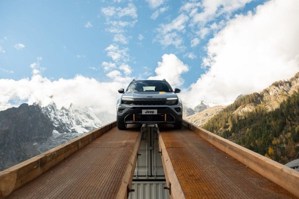 Jeep Avenger apskats: Tehniskie dati, aprīkojums un foto Foto 1