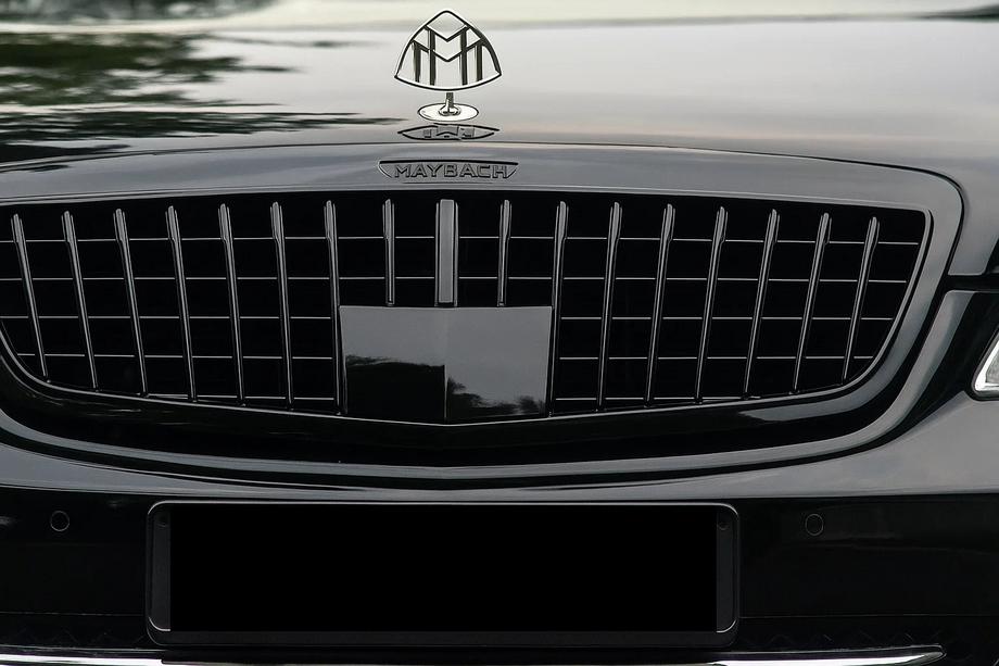 Mercedes S-class W221 2005–2013 Radiatora reste Maybach Black (2009-2013) Image