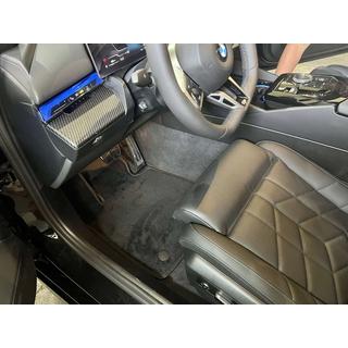 Premium tekstila paklājiņi (G60/61, melni) BMW 5/i5 sērija G60/G60E/G61 2023– foto 1