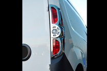 Fiat Doblo II 2010–2022 Aizmugurējo lukturu hroma uzlikas (2010-2015, 2 gab., plastmasa) foto 3