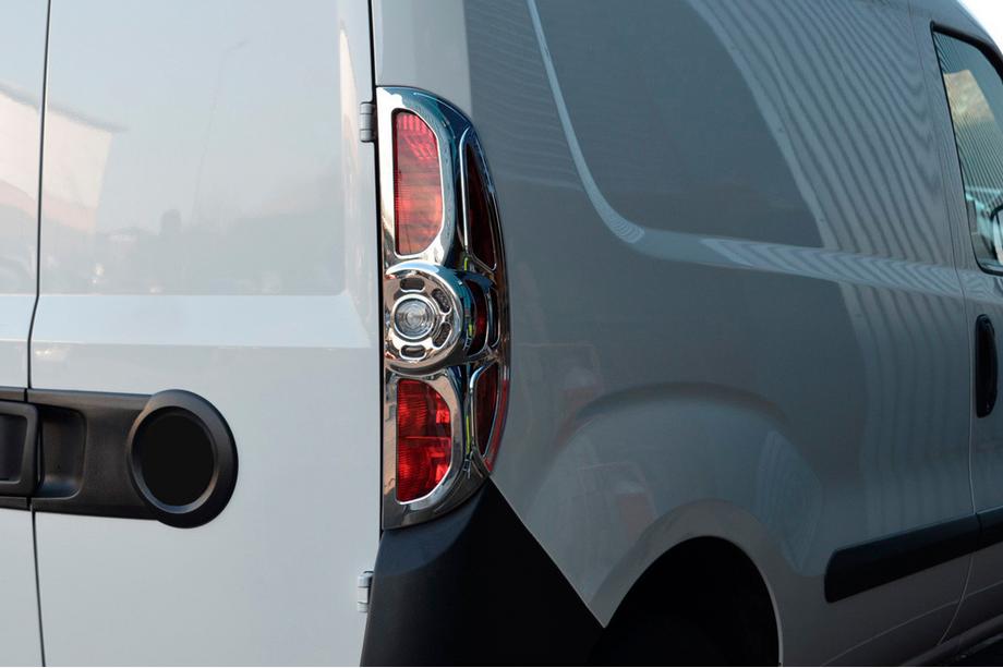 Fiat Doblo II 2010–2022 Aizmugurējo lukturu hroma uzlikas (2010-2015, 2 gab., plastmasa) Image