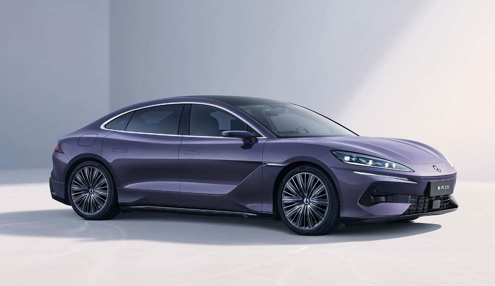 Denza Z9 2024 apskats: grezns elektriskais sedans