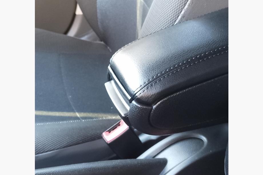 Seat Ibiza 2010–2017 Roku balsts (ievietojams glāžu turētājā) Image