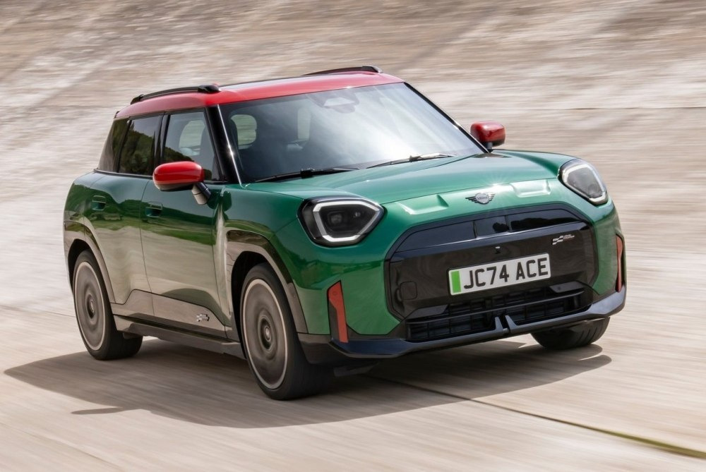 Apskats: MINI John Cooper Works Aceman Electric 2025