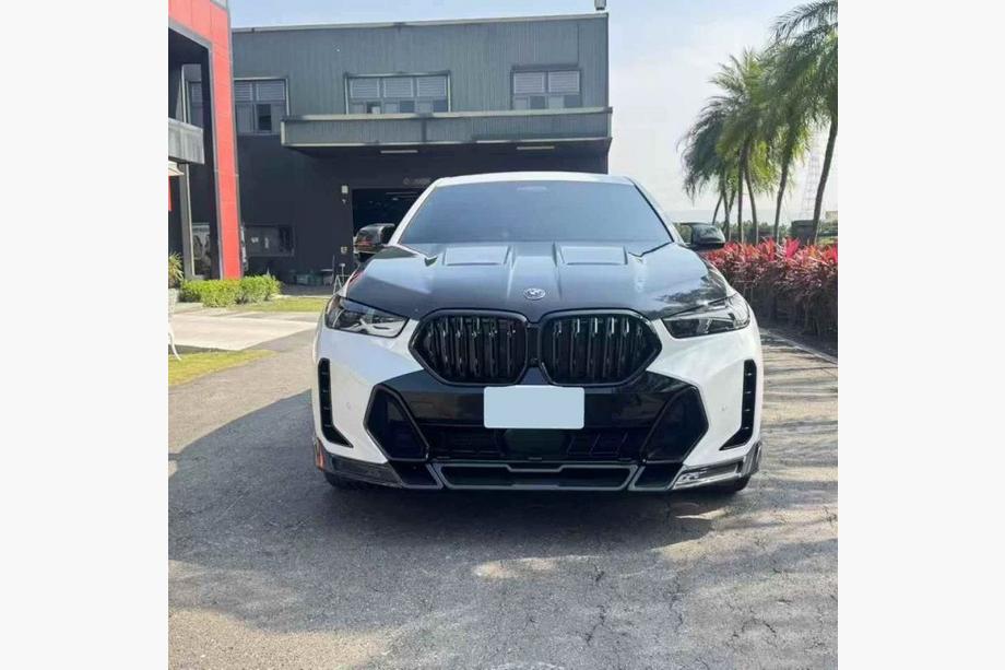BMW X6 G06 2019–2027 Carbon LMC virsbūves komplekts (2023- ) Image