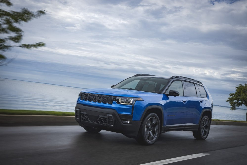 Jeep Cherokee 2025 sestās paaudzes apskats: leģendas atgriešanās