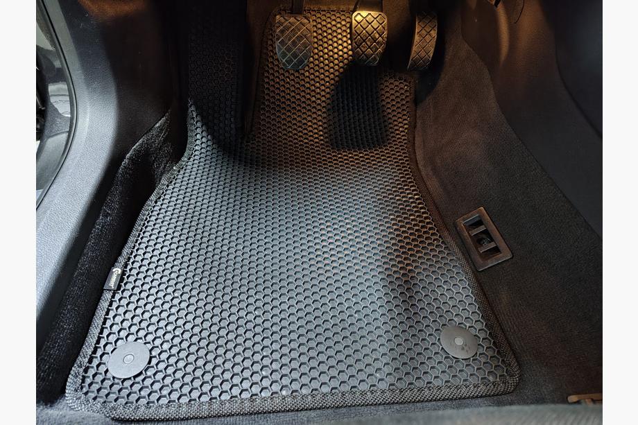 Audi A4 B7 2004–2008 Carsuit gumijas paklājiņi (Melni) Image