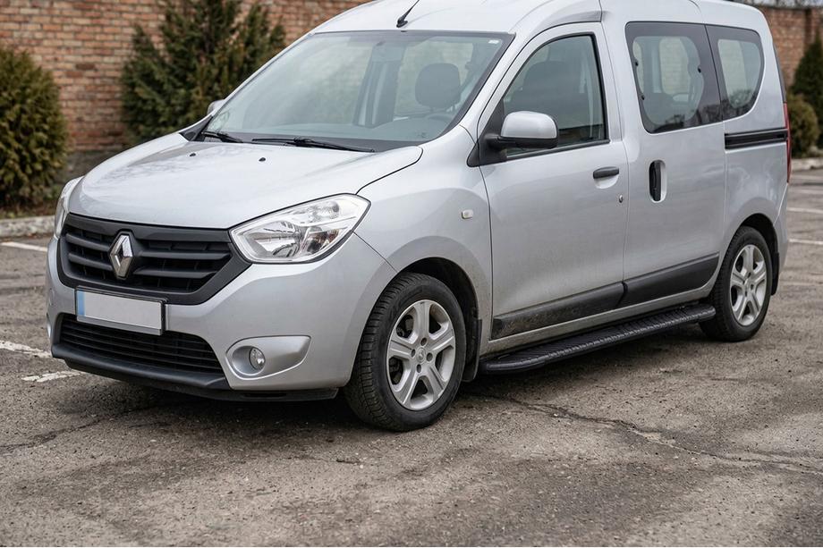 Dacia Dokker 2013–2022 Sānu pakāpieni Bosphorus Black (2 gab., alumīnijs) Image