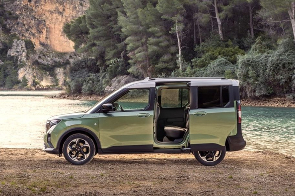 Otrās paaudzes Ford Tourneo Courier: kompakts daudzfunkcionāls minivens
