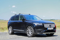 Volvo XC90 2015– Jumta šķērsstieņi integrētiem jumta reliņiem ar atslēgas slēdzeni WingCarrier V2 (2 gab.) Pelēks foto 1