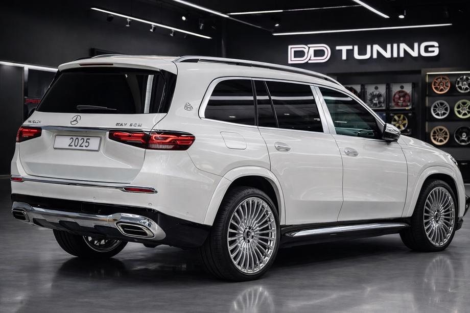 Mercedes GLS X167 2019– Aizmugurējais bamperis ar difuzoru Maybach GLS600 (2025-Design) Image
