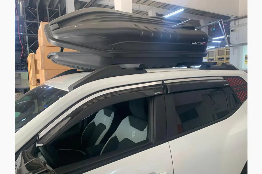 Renault Duster 2024– Logu vēja deflektori ar hromētu līsti EuroCap (4 gab.) Image
