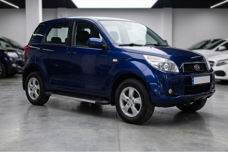 Daihatsu Terios 2006–2017 Sānu pakāpieni RedLine V1 (2 gab., alumīnijs) Foto 1