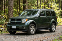 Dodge Nitro 2006–2011 Sānu sliekšņi Allmond Black (2 gab., alumīnijs) foto 1