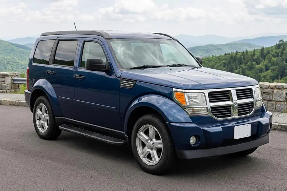Dodge Nitro 2006–2011 Sānu pakāpieni Bosphorus Black (2 gab., alumīnijs) Image
