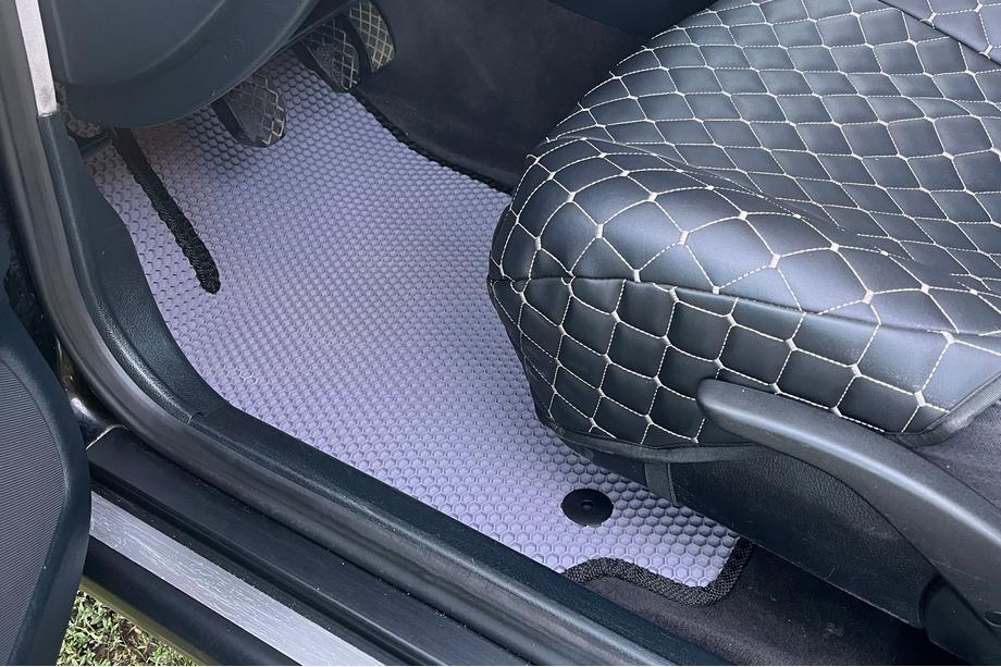 Audi A4 B5 1994–2001 Gumijas salona paklājiņi Carsuit (Avant, pelēki) Image